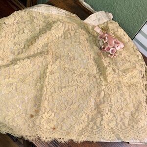 Vintage Elegant Lace Apron with Floral Accent